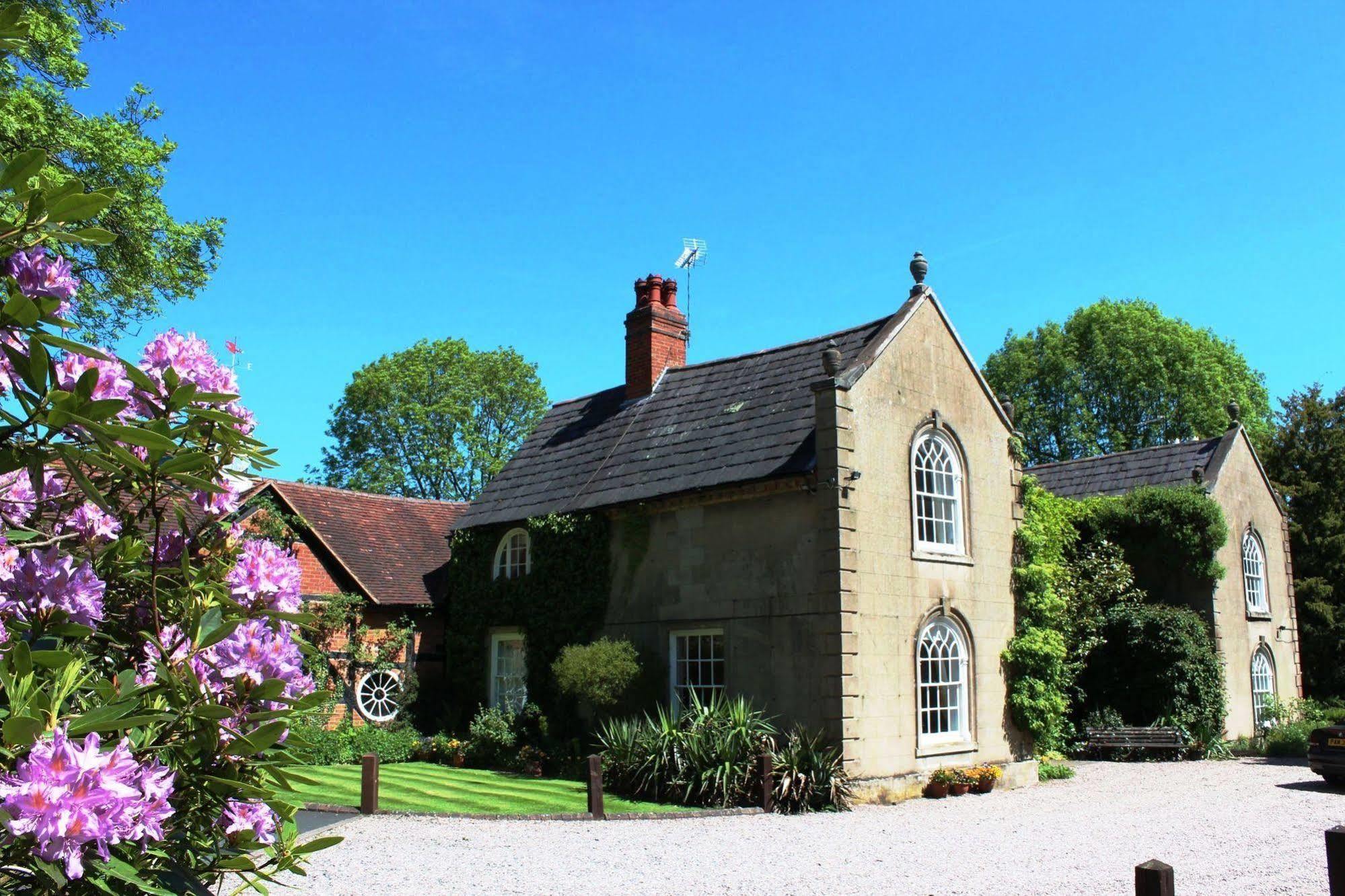 Old Rectory House, ريديتش المظهر الخارجي الصورة